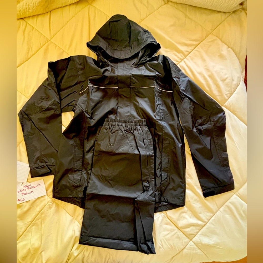 Ladies Sierra Sport Motorcycle Riding Rain Suit.  Size Medium.  NWOT.